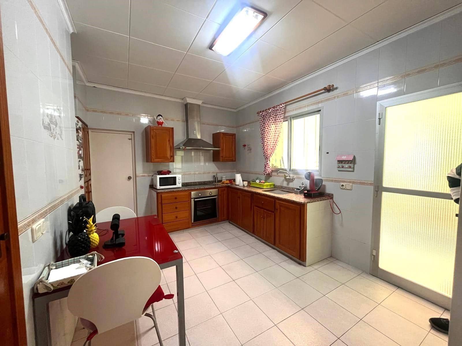 6 bedroom Apartment for sale in Carcaixent - € 220,000 (Ref: 9846197)