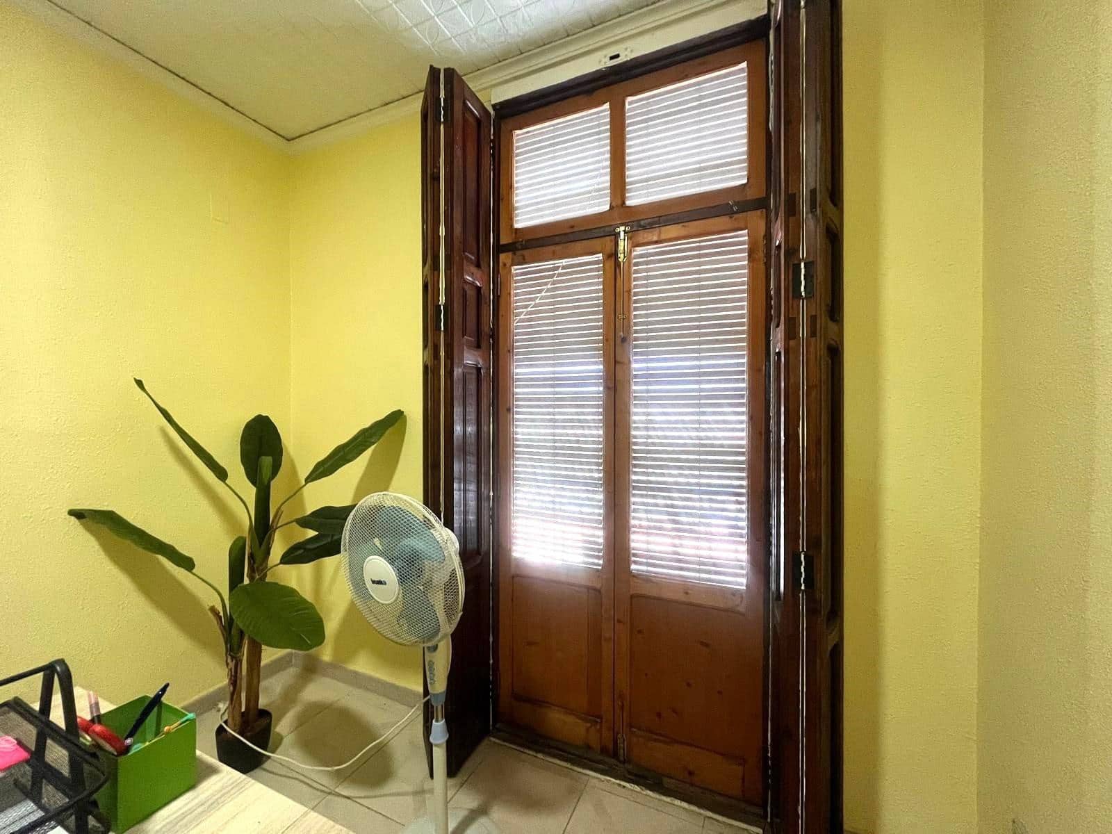 6 bedroom Apartment for sale in Carcaixent - € 220,000 (Ref: 9846197)