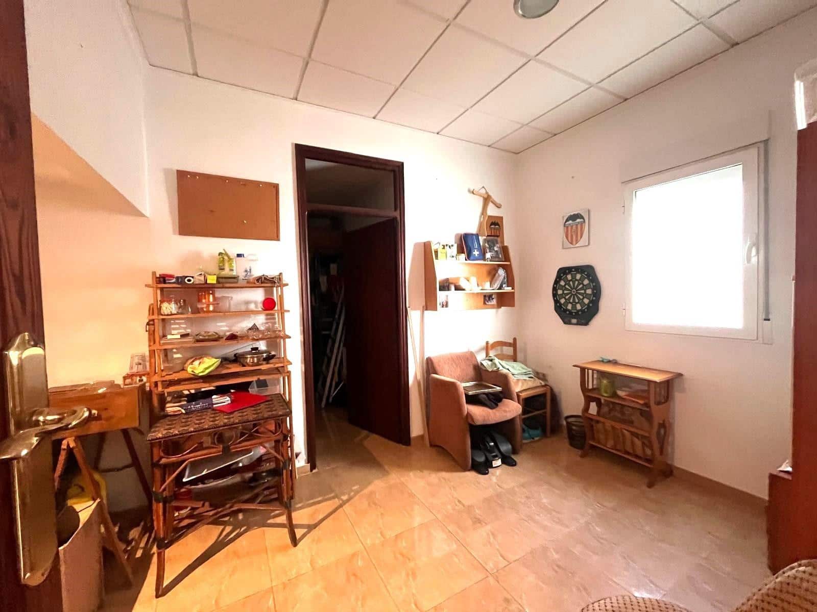 3 bedroom Flat for sale in Carcaixent - € 149,000 (Ref: 9846197)