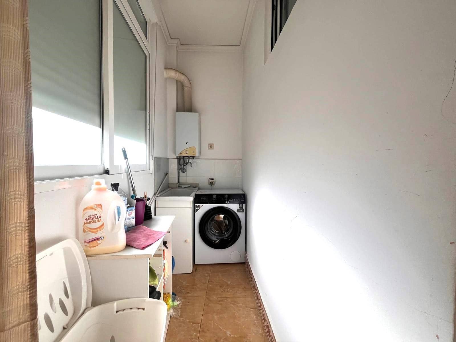 3 bedroom Flat for sale in Carcaixent - € 149,000 (Ref: 9846197)