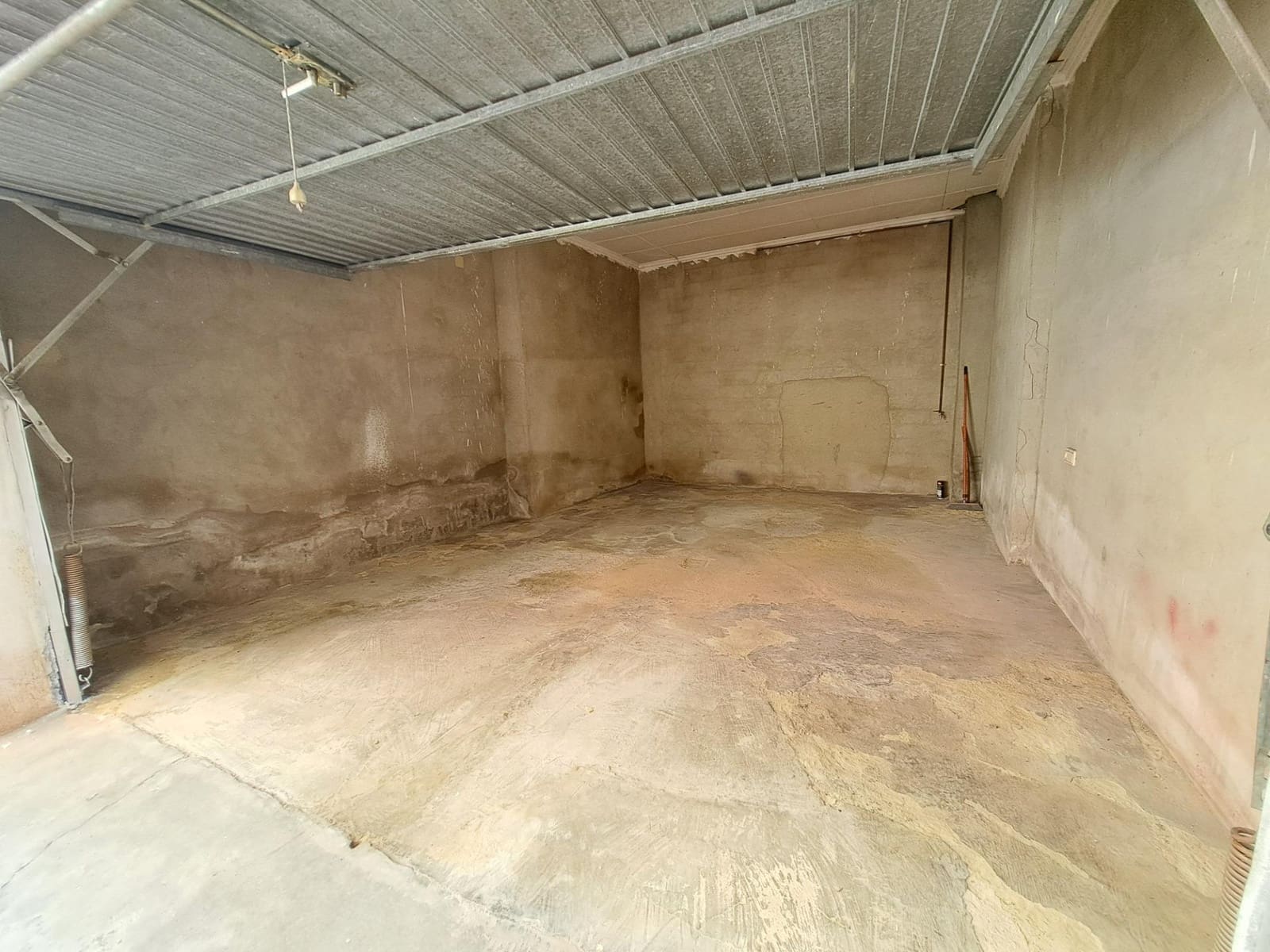 Autotalli vuokrattavana paikassa Alzira - 100 € (Ref: 9855425)
