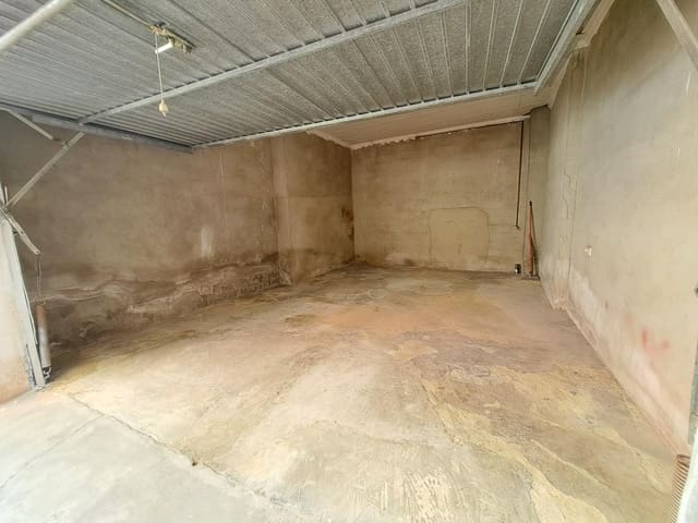 Autotalli vuokrattavana paikassa Alzira - 100 € (Ref: 9855425)