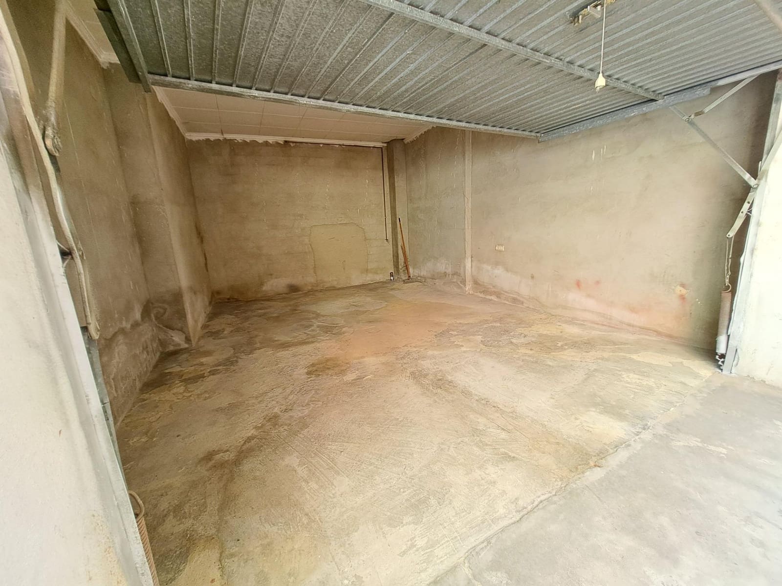 Autotalli vuokrattavana paikassa Alzira - 100 € (Ref: 9855425)