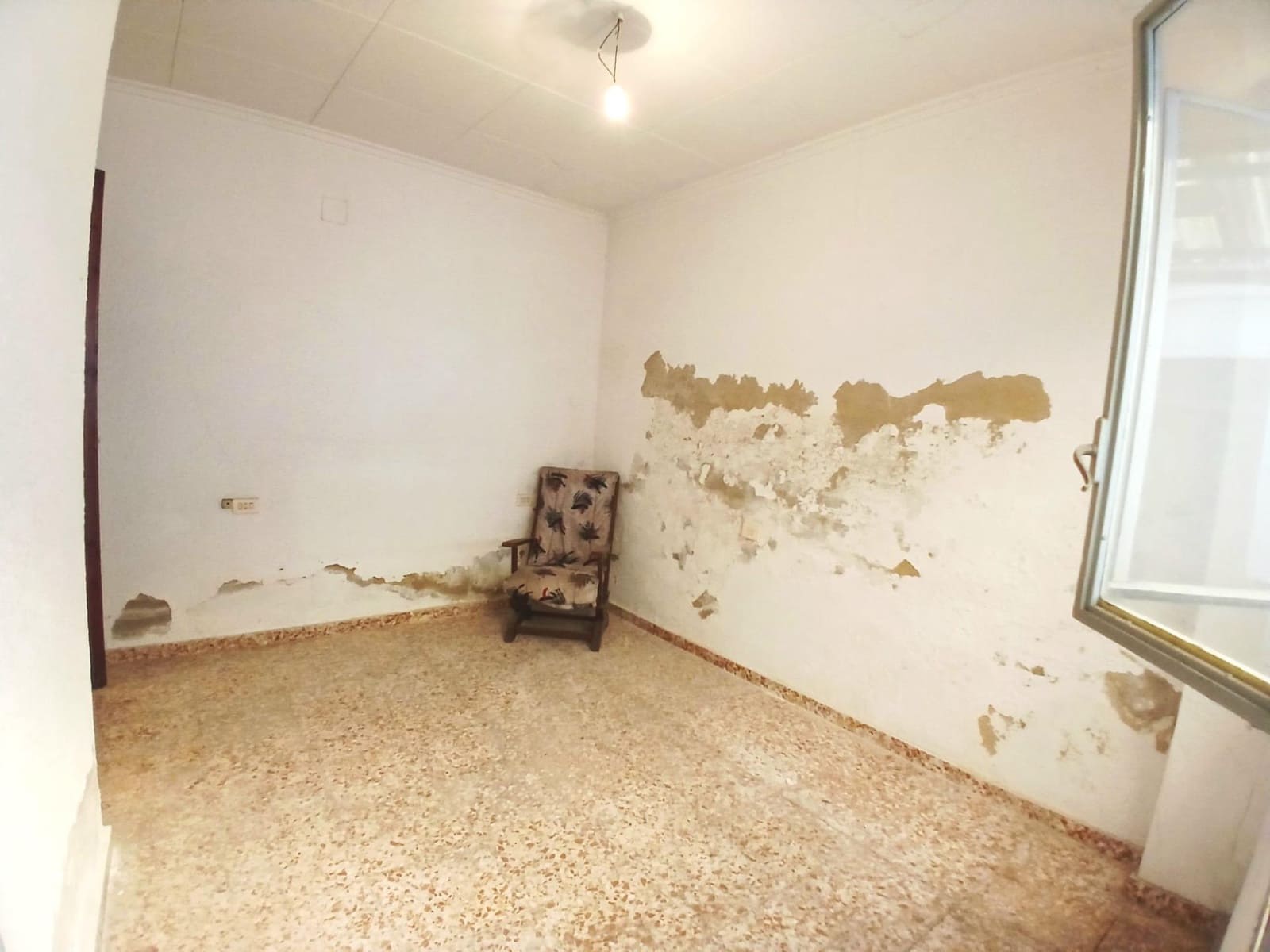 4 soveværelse Byhus til salg i Alzira - € 130.000 (Ref: 9855426)
