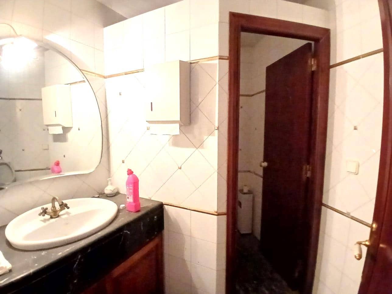 Commercieel te huur in Carcaixent - € 1.200 (Ref: 9861851)