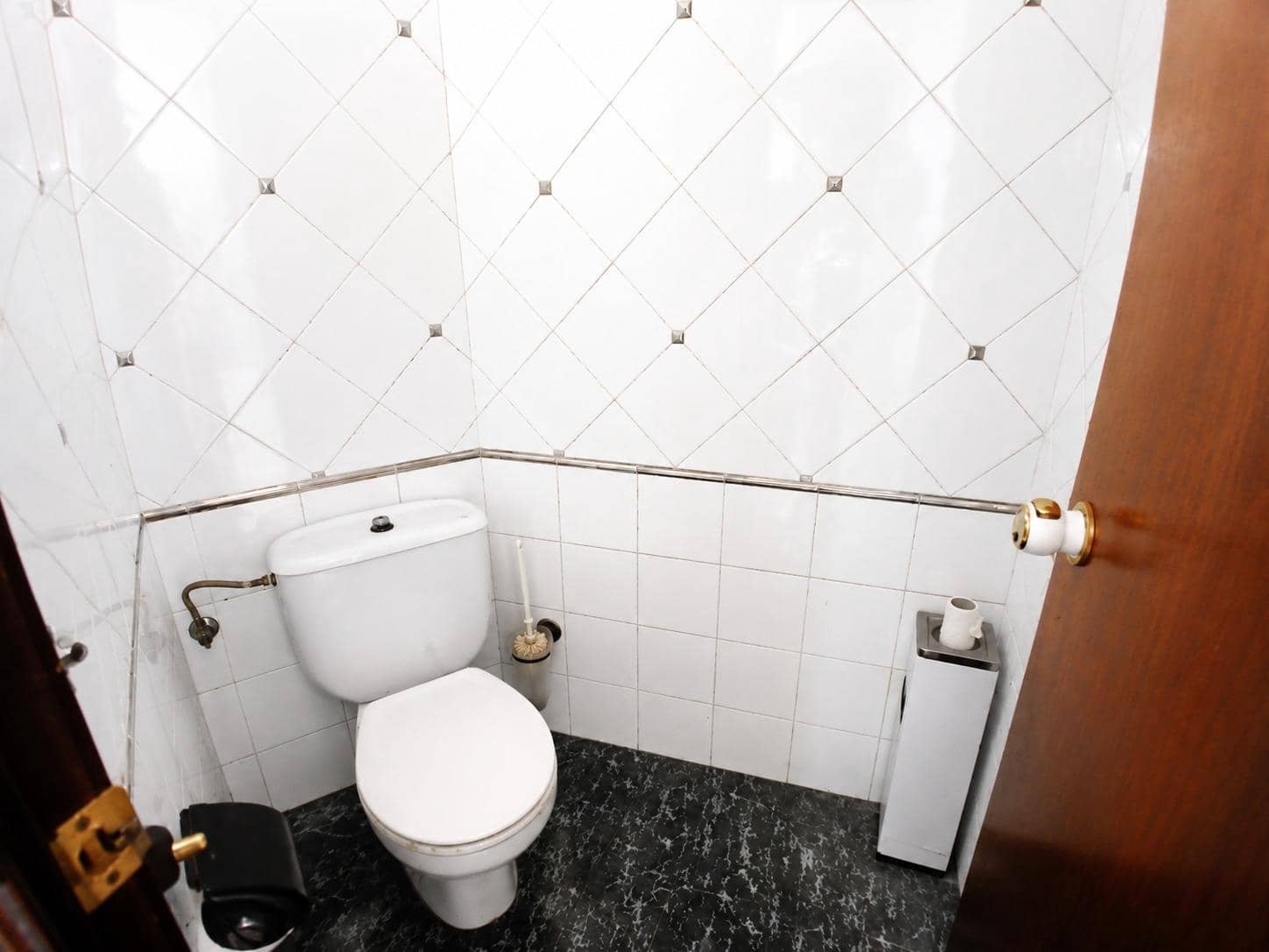 Commercieel te huur in Carcaixent - € 1.200 (Ref: 9861851)