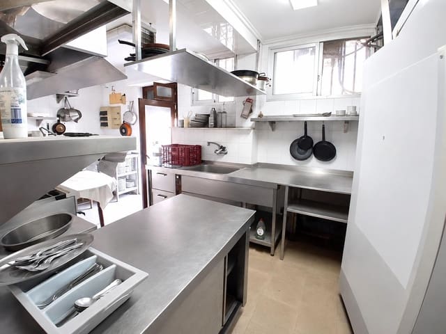 Commercieel te huur in Carcaixent - € 1.200 (Ref: 9861851)