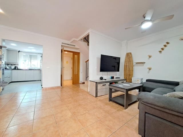 3 slaapkamer Rijtjeshuis te koop in Alzira - € 300.000 (Ref: 9878772)