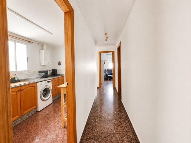 4 bedroom Flat for sale in Carcaixent - € 180,000 (Ref: 9896305)