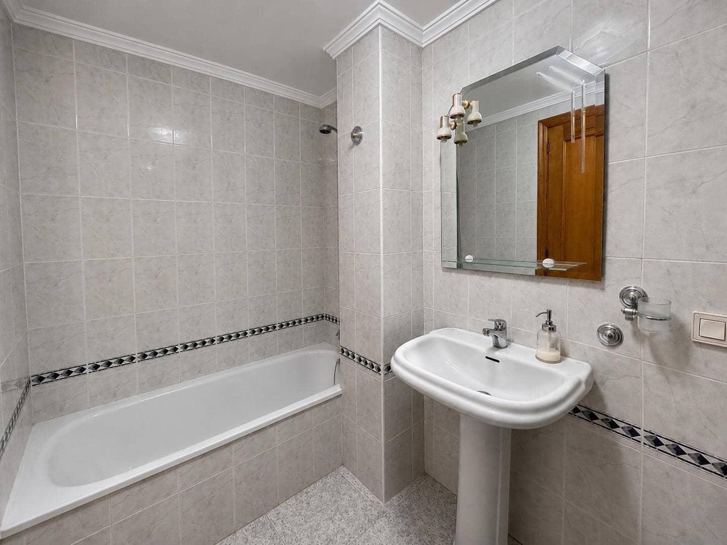 4 bedroom Flat for sale in Carcaixent - € 180,000 (Ref: 9896305)