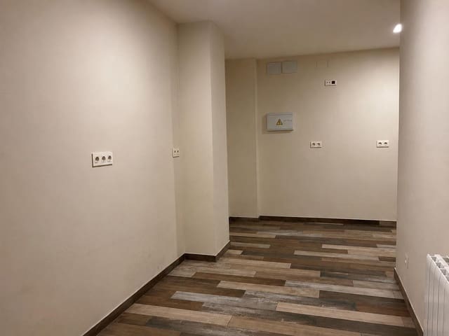 9 Zimmer Gewerbe zu verkaufen in Carcaixent - 115.000 € (Ref: 9907560)