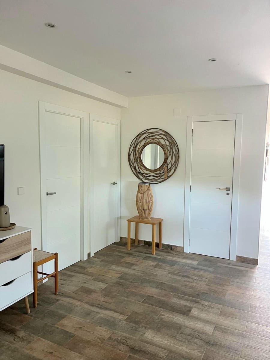 3 Zimmer Villa zu verkaufen in Llombai mit Pool - 240.000 € (Ref: 9927382)