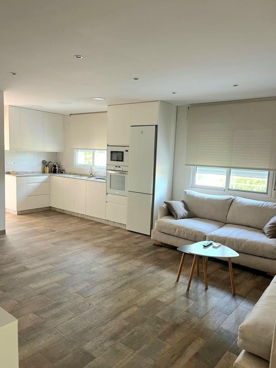 3 Zimmer Villa zu verkaufen in Llombai mit Pool - 240.000 € (Ref: 9927382)
