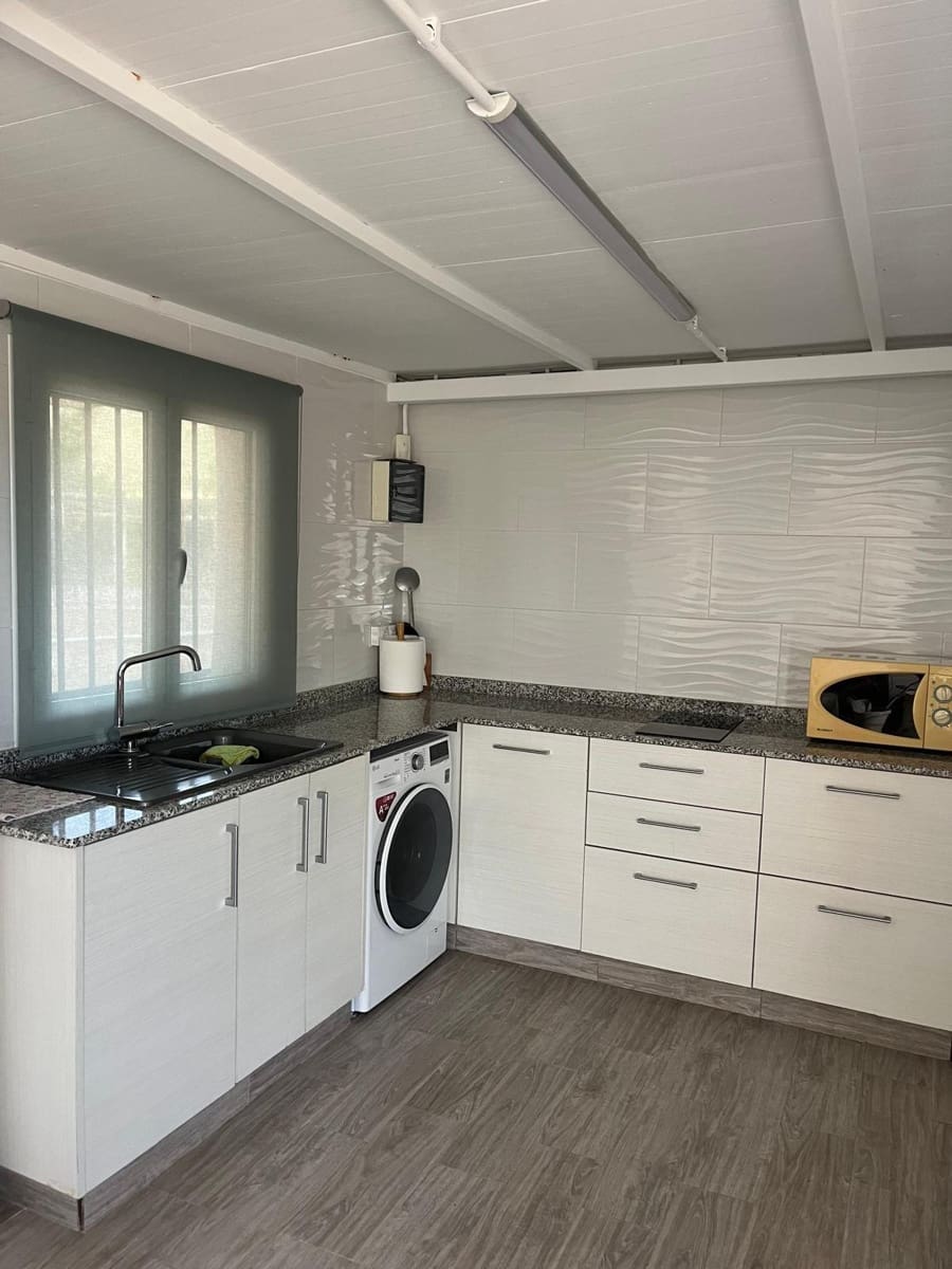 3 Zimmer Villa zu verkaufen in Llombai mit Pool - 240.000 € (Ref: 9927382)