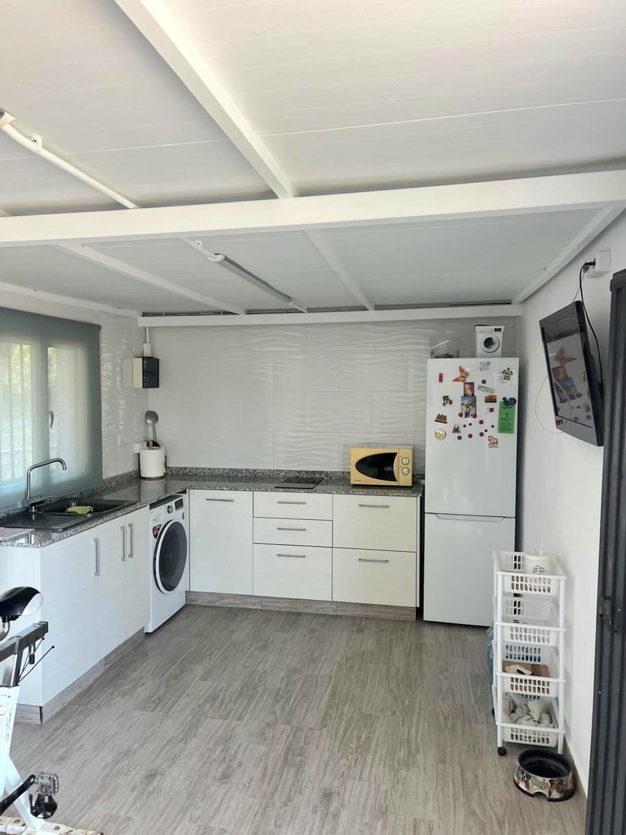 3 Zimmer Villa zu verkaufen in Llombai mit Pool - 240.000 € (Ref: 9927382)
