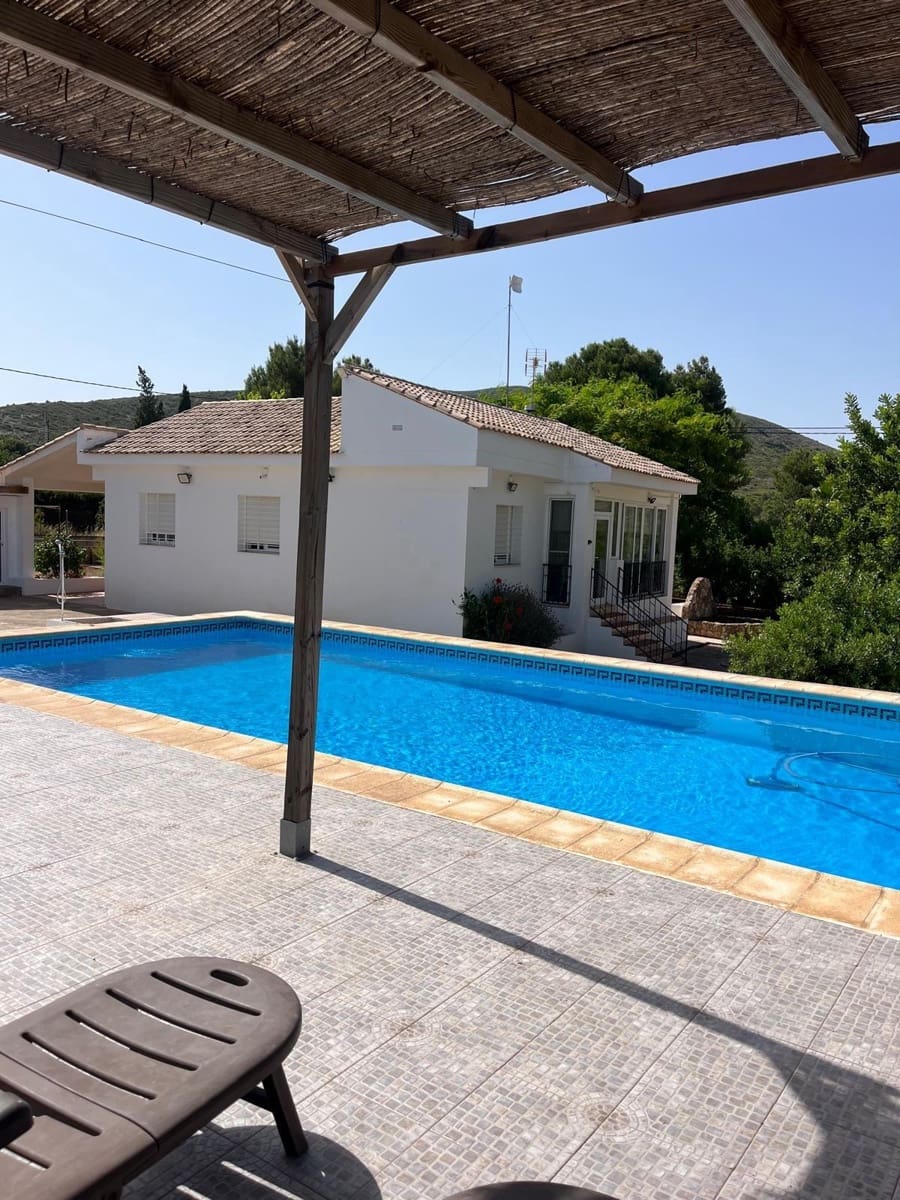 3 Zimmer Villa zu verkaufen in Llombai mit Pool - 240.000 € (Ref: 9927382)