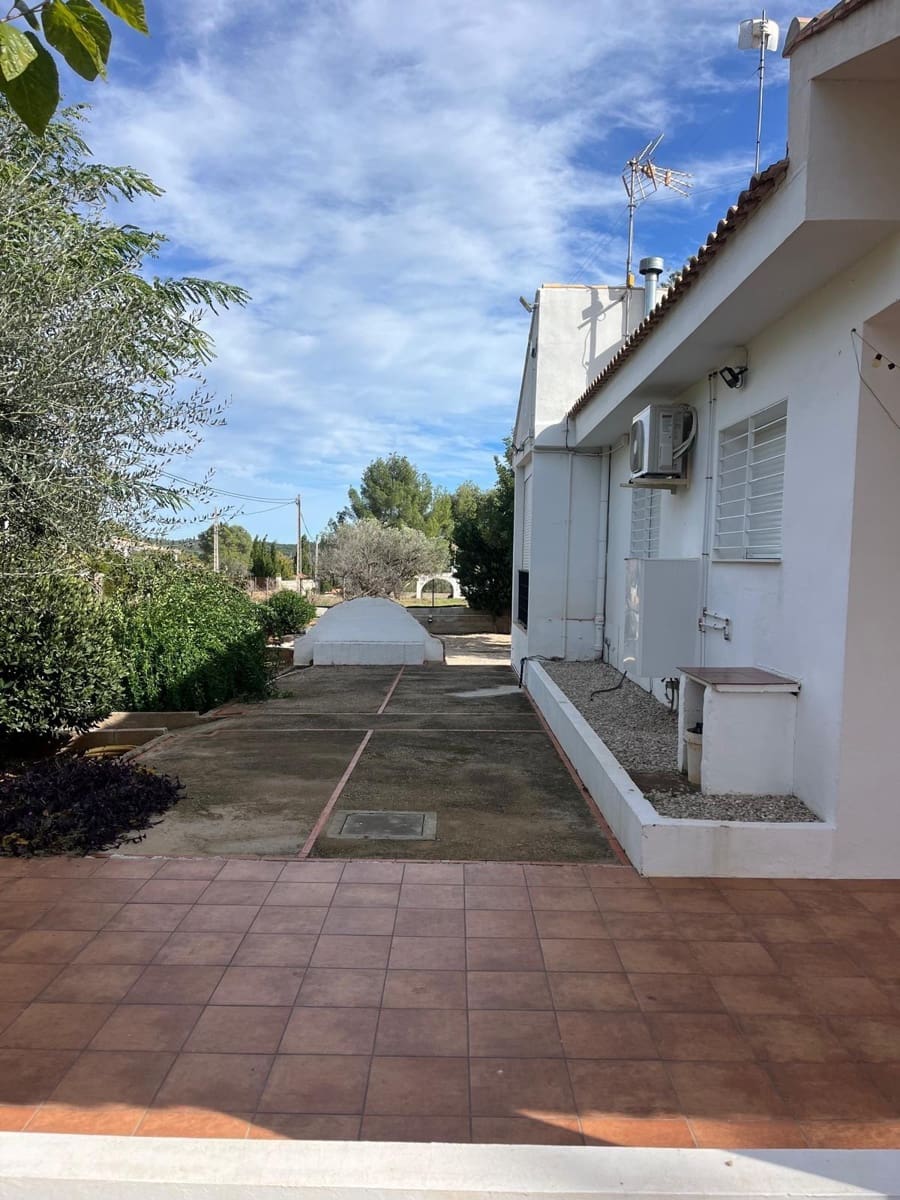 3 Zimmer Villa zu verkaufen in Llombai mit Pool - 240.000 € (Ref: 9927382)
