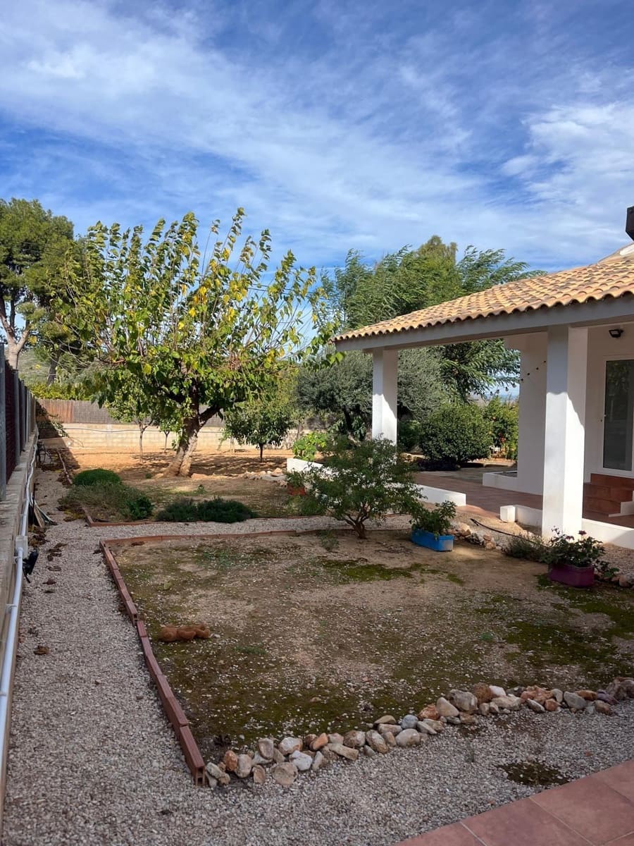 3 Zimmer Villa zu verkaufen in Llombai mit Pool - 240.000 € (Ref: 9927382)