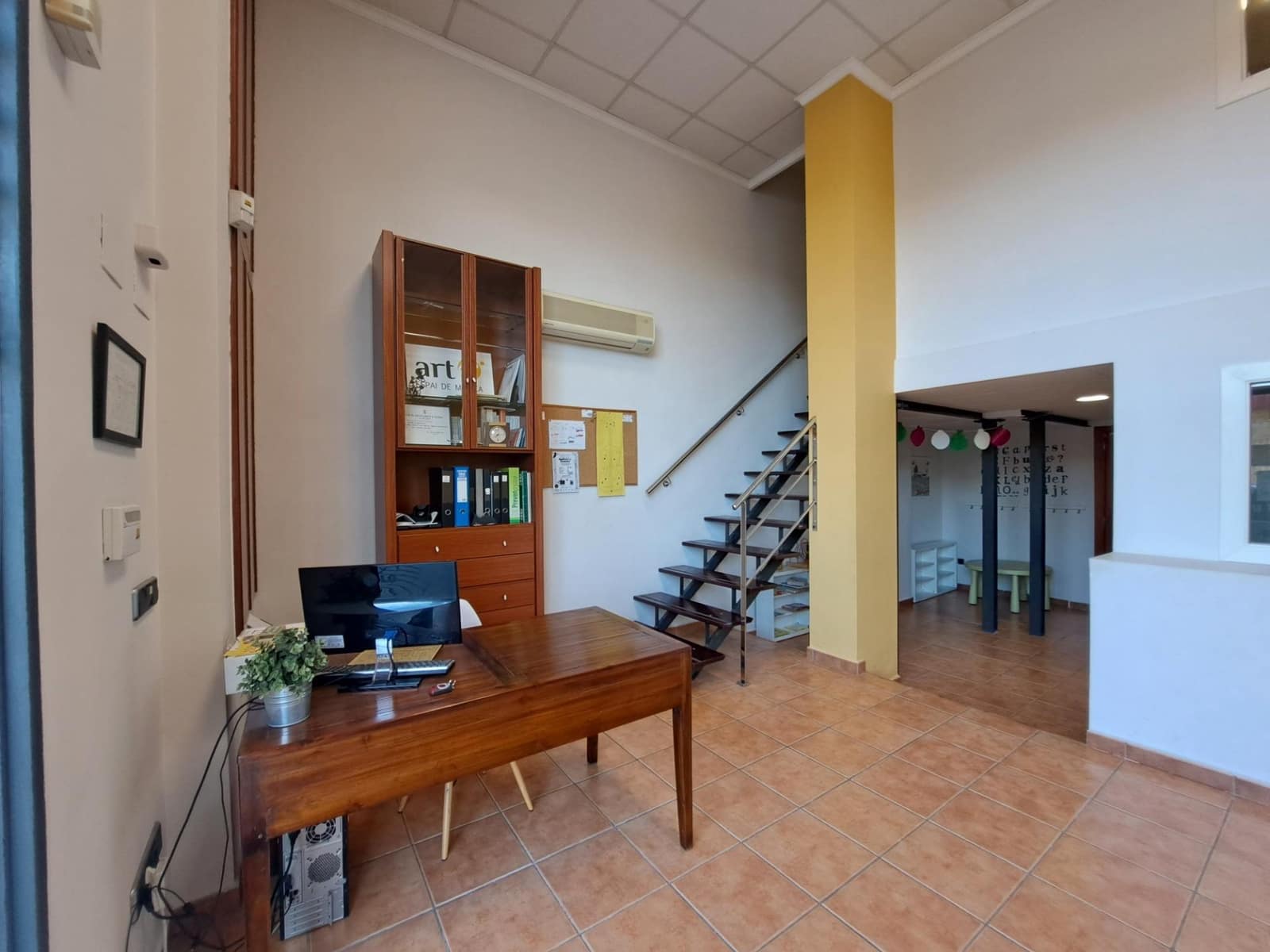 Comercial para arrendar em Alzira - 850 € (Ref: 9929360)