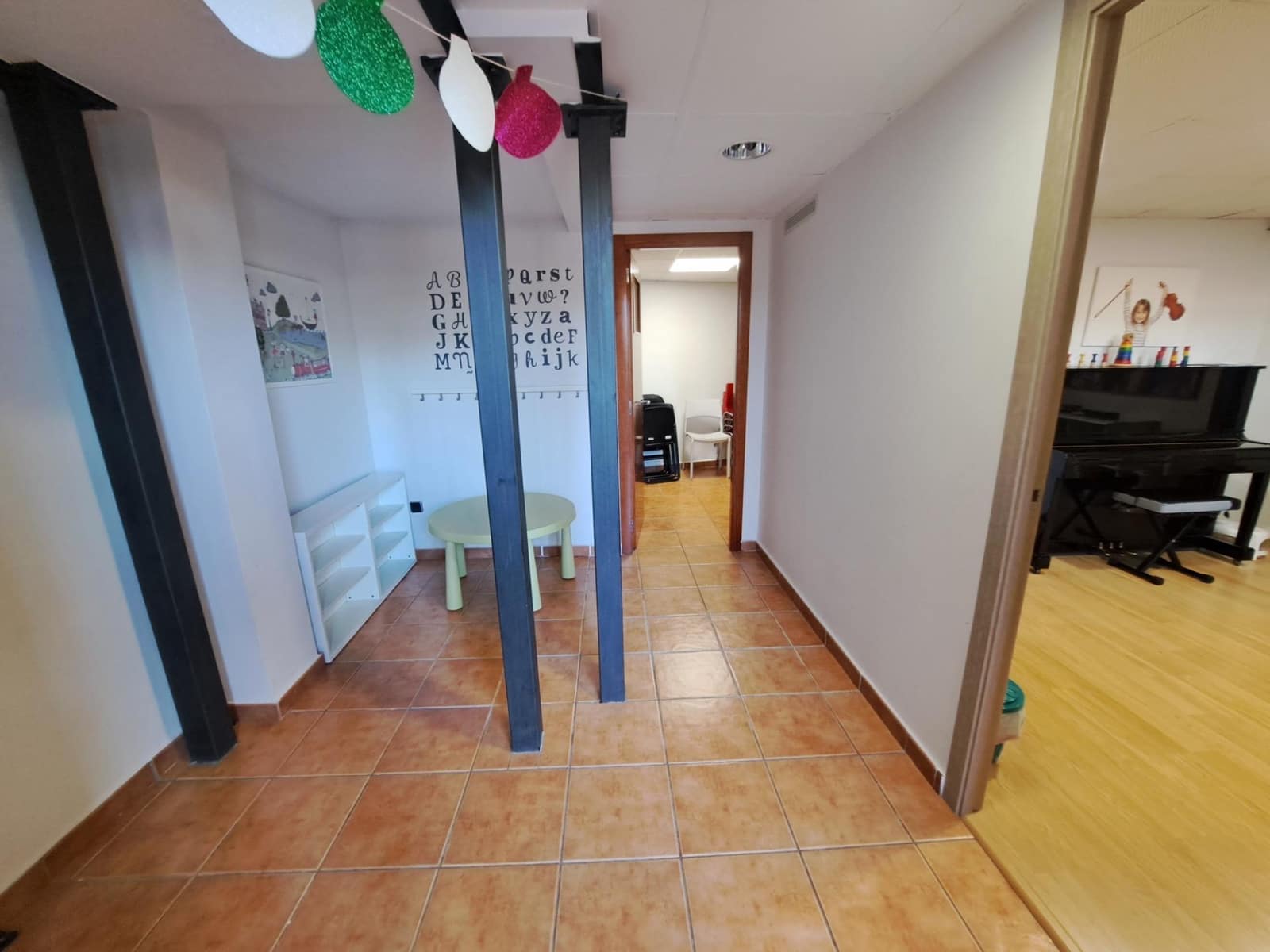Comercial para arrendar em Alzira - 850 € (Ref: 9929360)