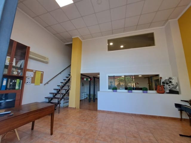 Commercieel te huur in Alzira - € 850 (Ref: 9929360)