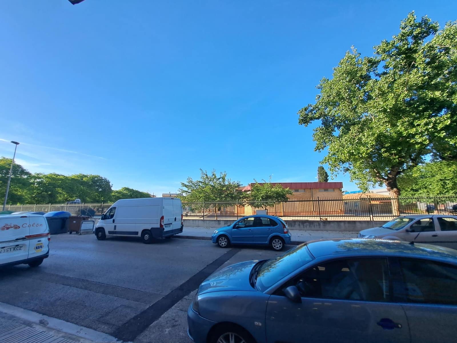 Comercial para arrendar em Alzira - 850 € (Ref: 9929360)