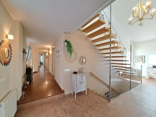 5 bedroom Villa for sale in Alzira with pool garage - € 585,000 (Ref: 9929361)