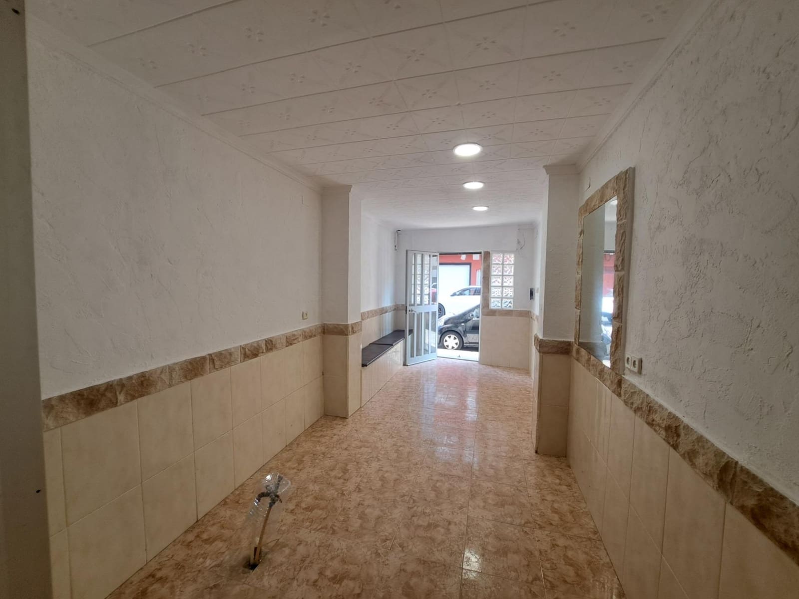 Local Commercial à louer à Alzira - 350 € (Ref: 9938154)