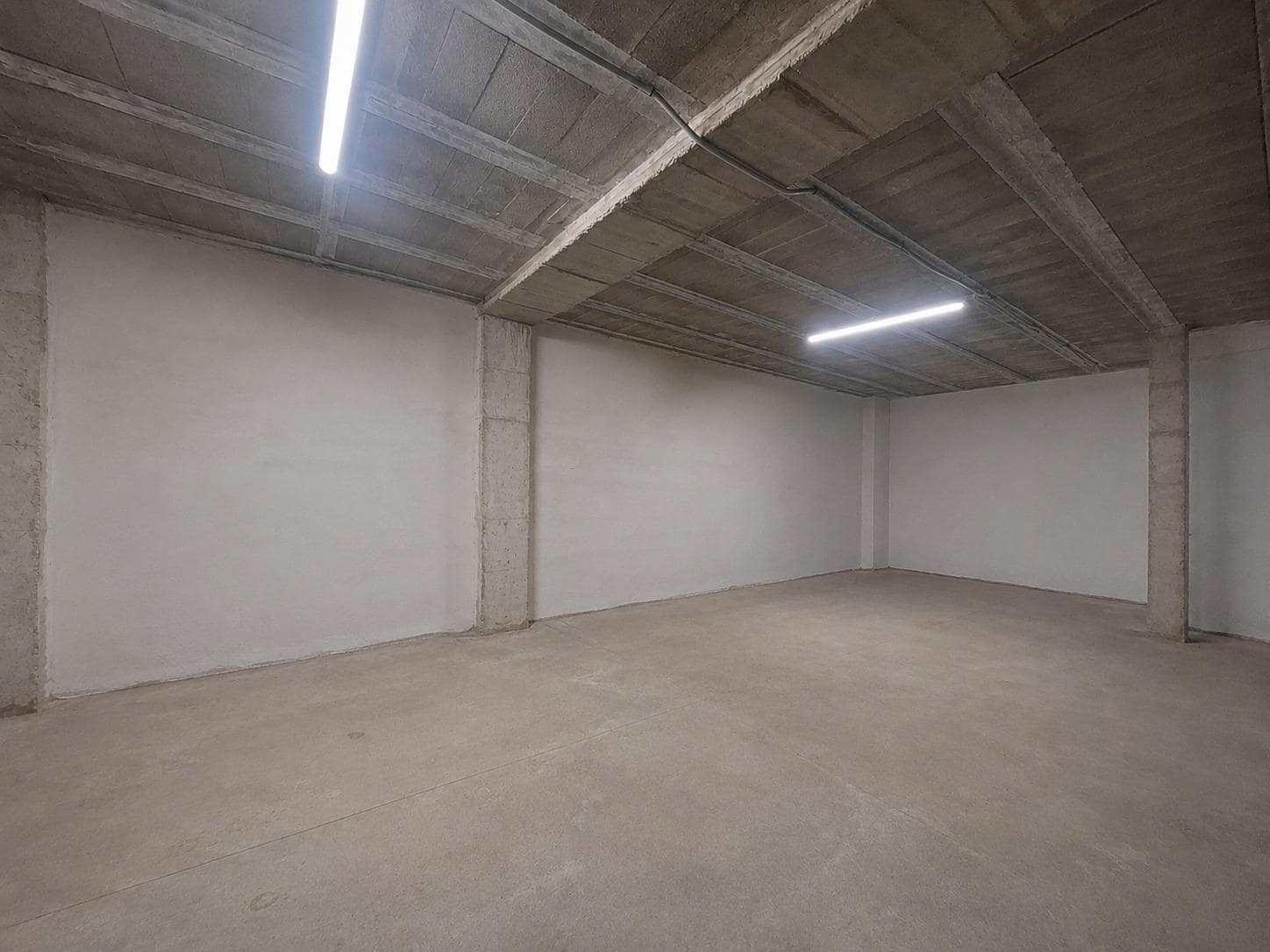 Commercieel te koop in Alzira met garage - € 200.000 (Ref: 9959761)