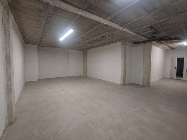 Erhverv til salg i Alzira med garage - € 200.000 (Ref: 9959761)