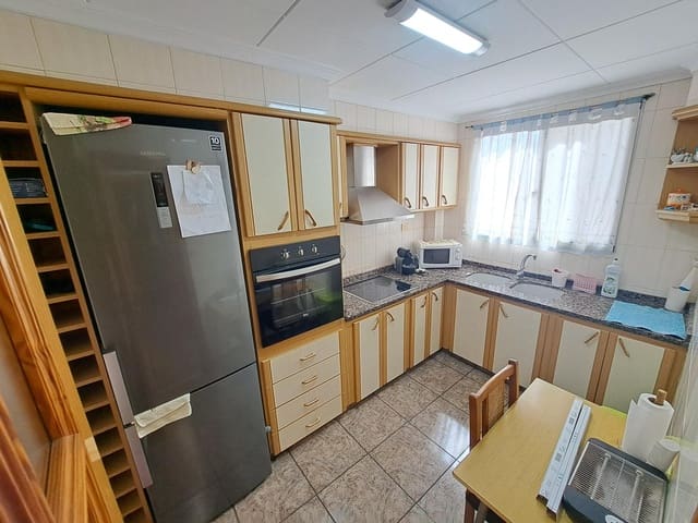 4 chambre Appartement à vendre à Alzira - 150 000 € (Ref: 9959762)