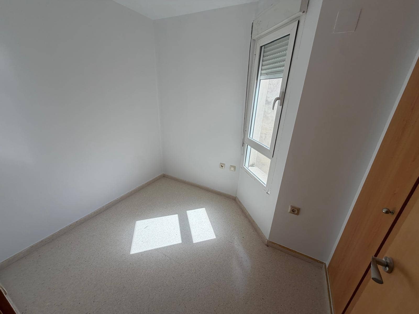 2 bedroom Flat for sale in Llocnou d'en Fenollet - € 110,000 (Ref: 9959764)
