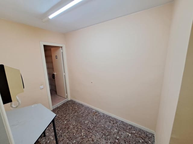 5 sypialnia Biuro do wynajęcia w Alzira - 700 € (Ref: 9959765)