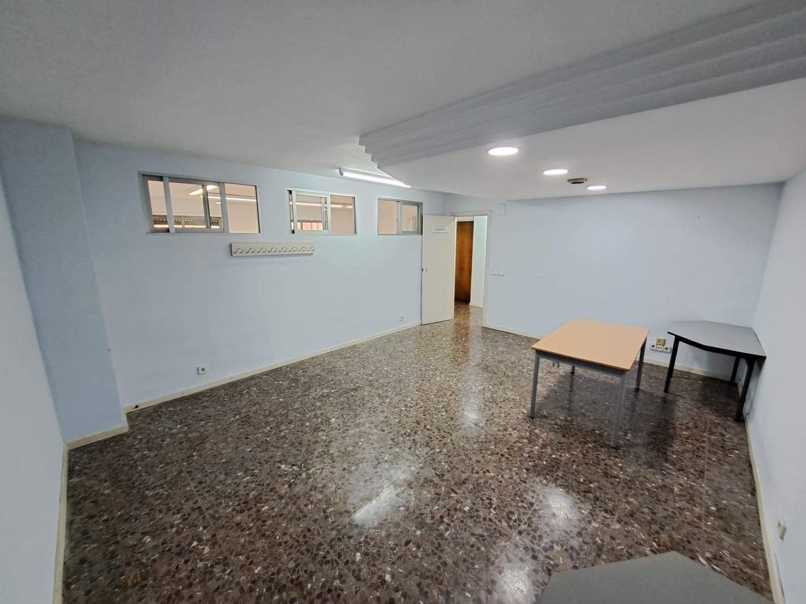 5 makuuhuone Toimisto vuokrattavana paikassa Alzira - 700 € (Ref: 9959765)