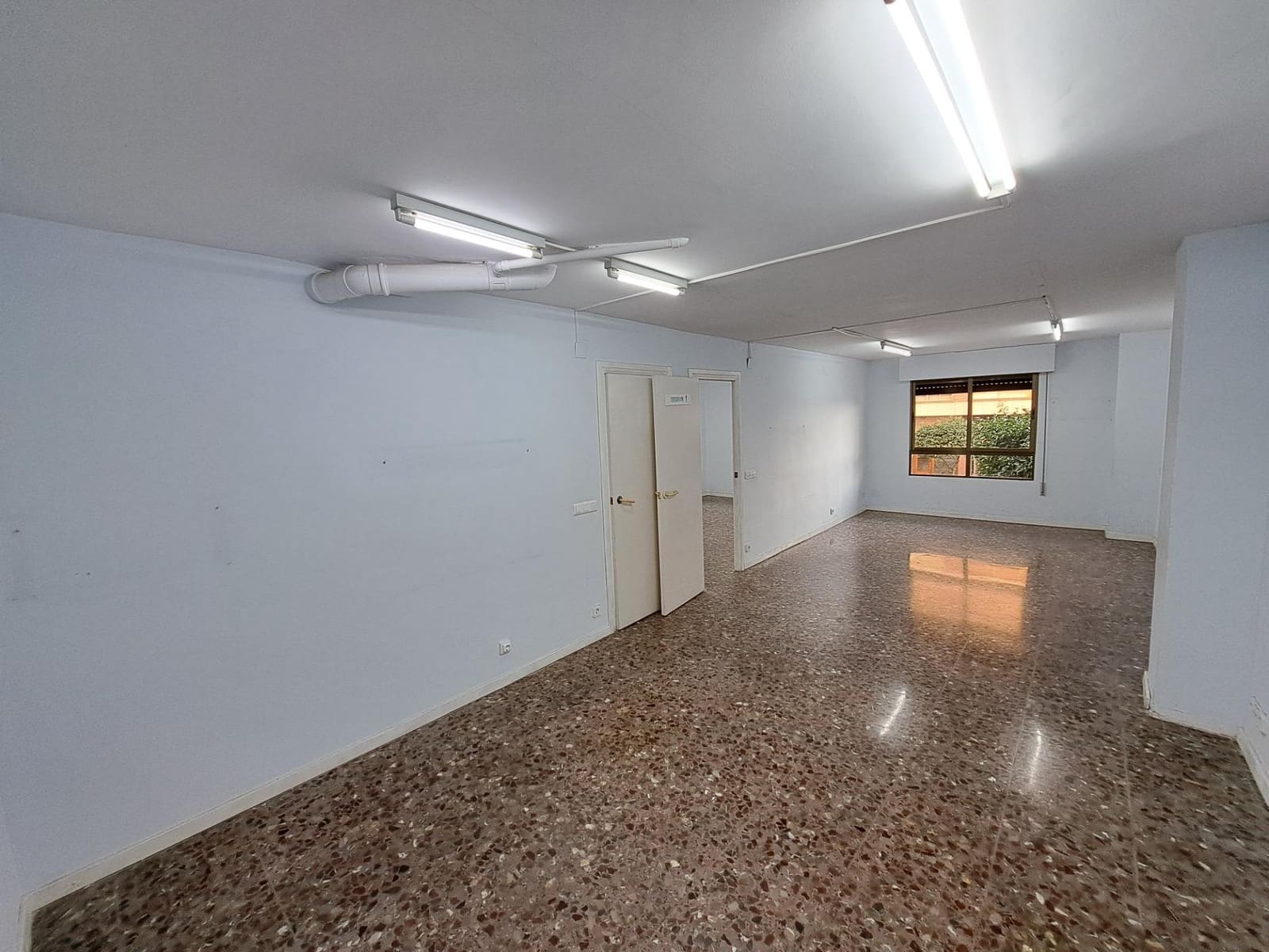 5 makuuhuone Toimisto vuokrattavana paikassa Alzira - 700 € (Ref: 9959765)