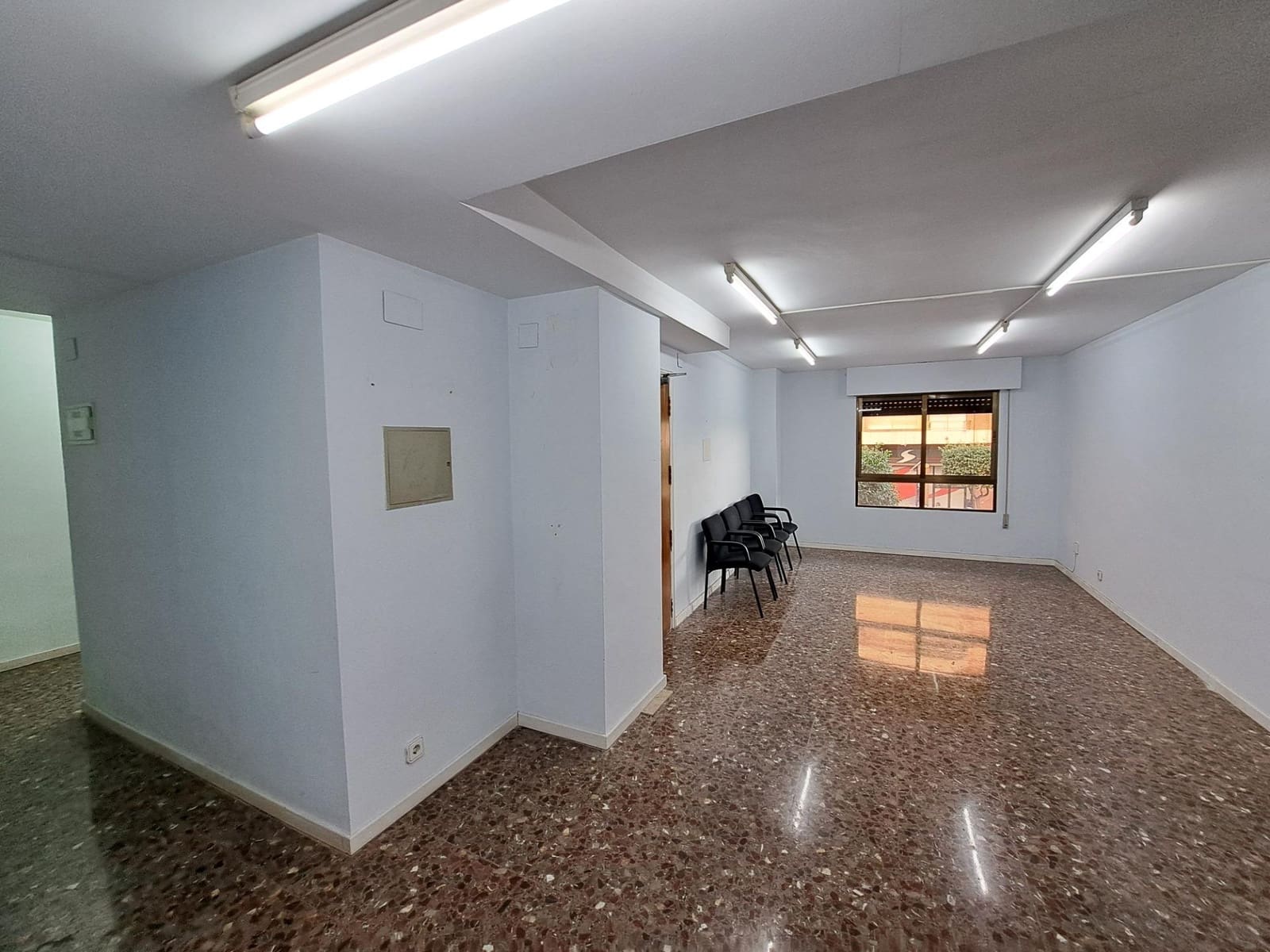 5 makuuhuone Toimisto vuokrattavana paikassa Alzira - 700 € (Ref: 9959765)