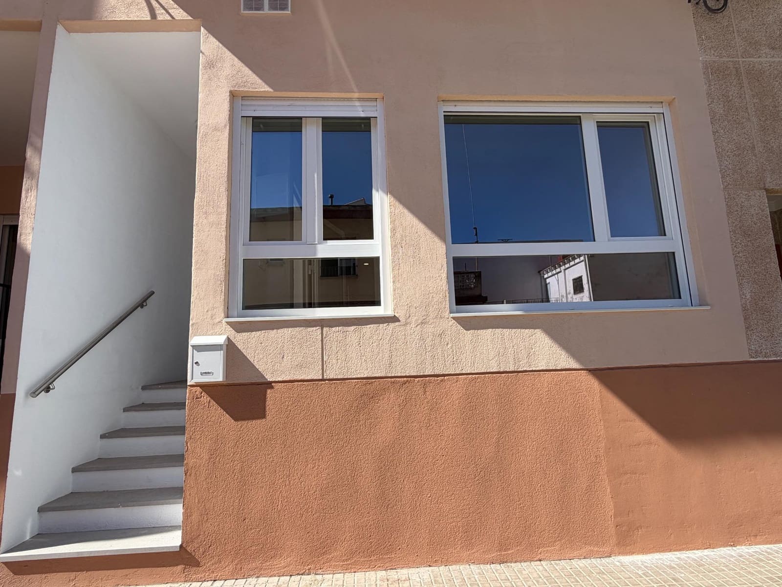 1 bedroom Studio for sale in Alberic - € 90,500 (Ref: 9978821)