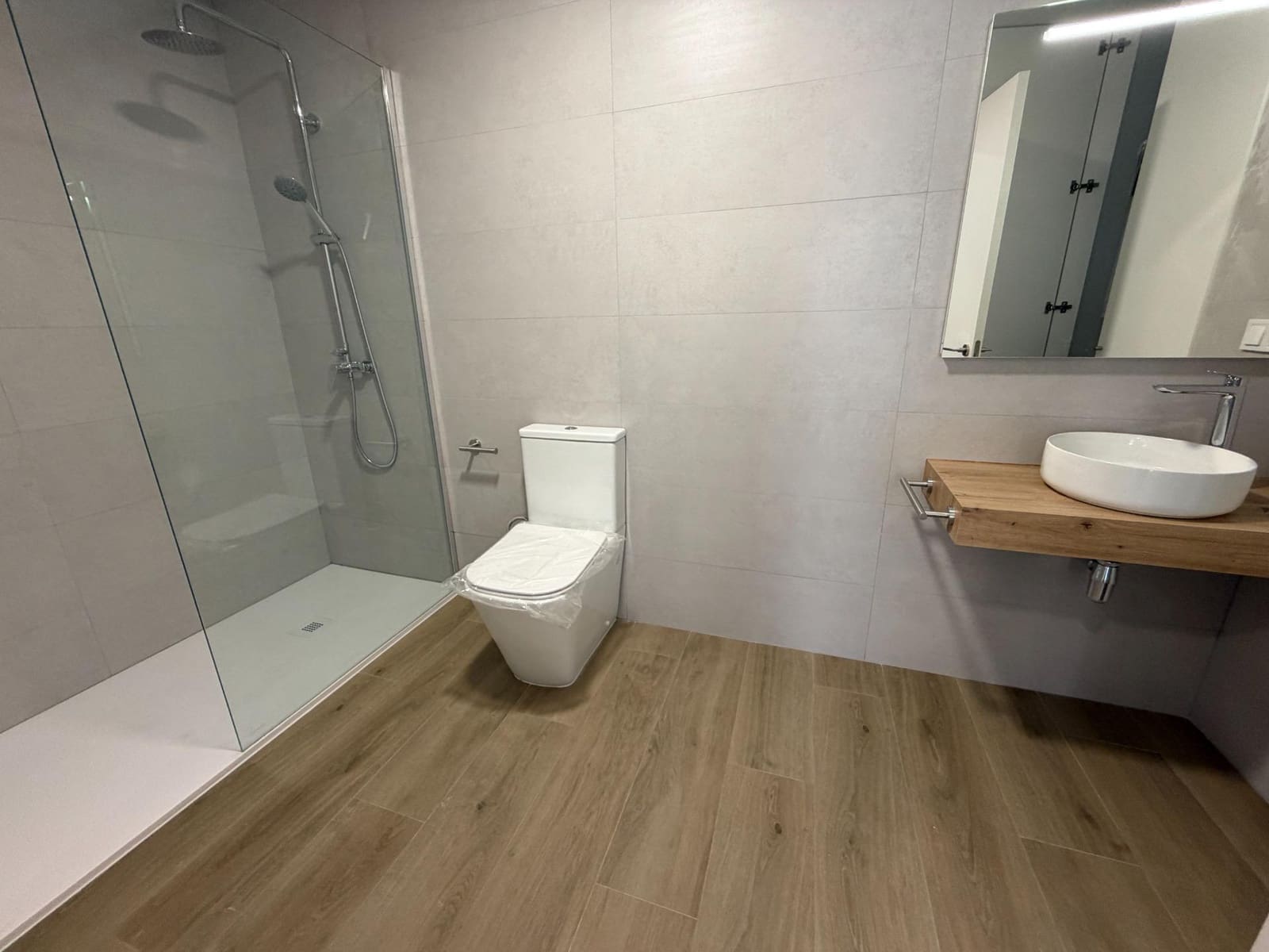 1 bedroom Studio for sale in Alberic - € 90,500 (Ref: 9978821)
