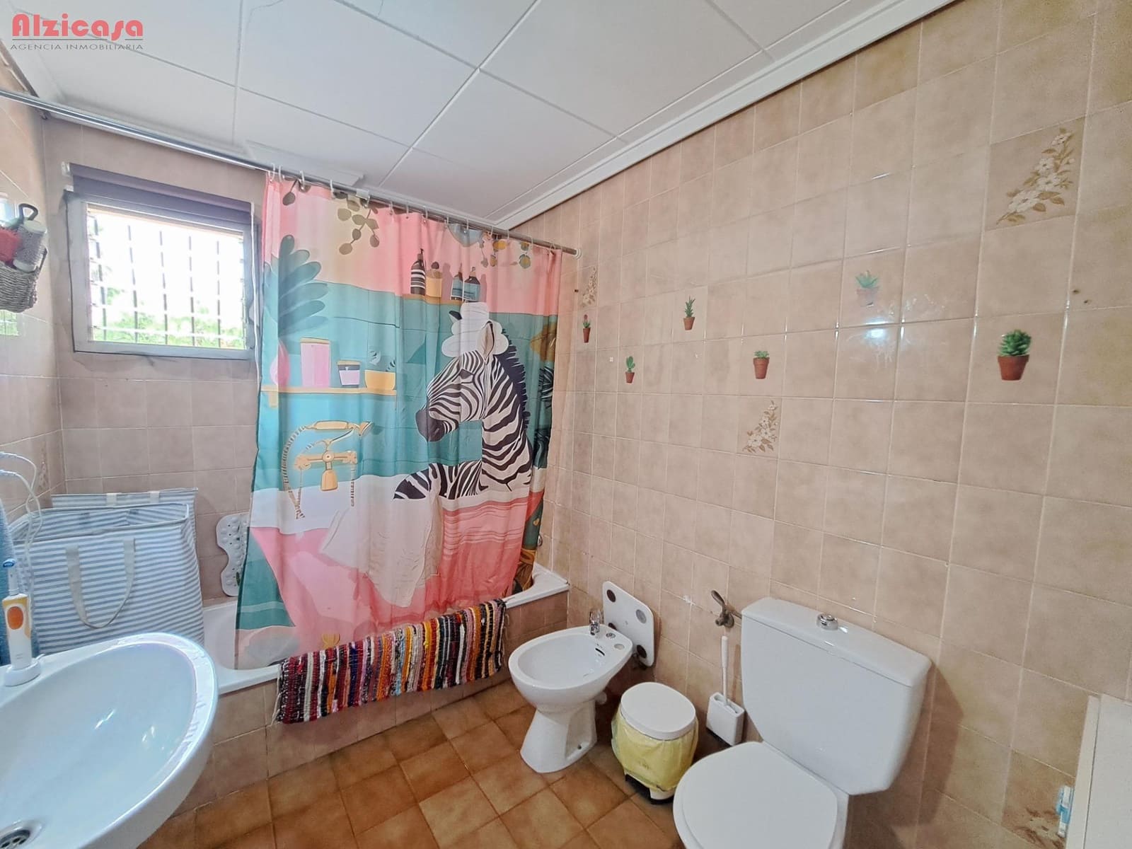 3 sovrum Villa till salu i Alberic med pool garage - 235 000 € (Ref: 9984981)