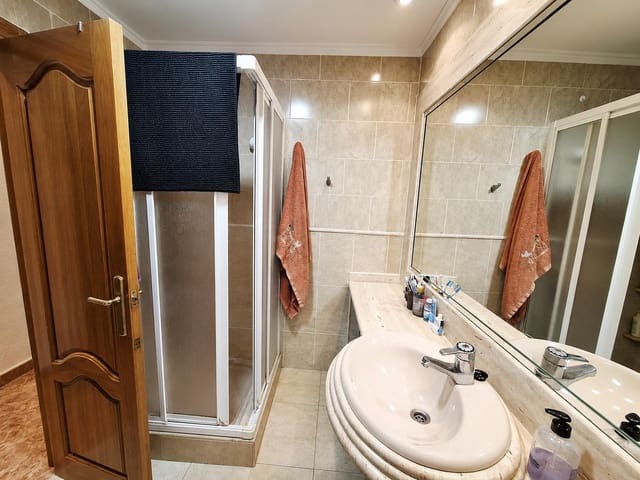 4 bedroom Flat for sale in Tavernes de la Valldigna - € 134,000 (Ref: 9990710)