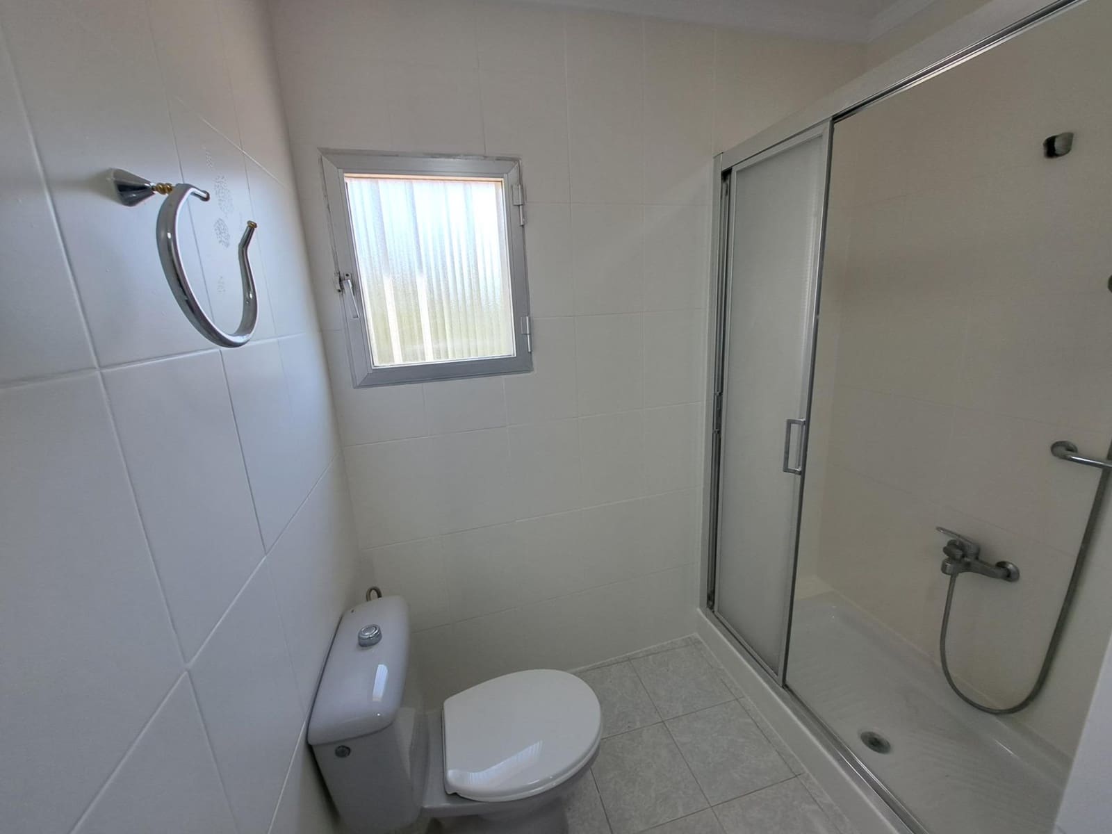 6 quarto Moradia para venda em Alzira com piscina garagem - 190 000 € (Ref: 9990711)