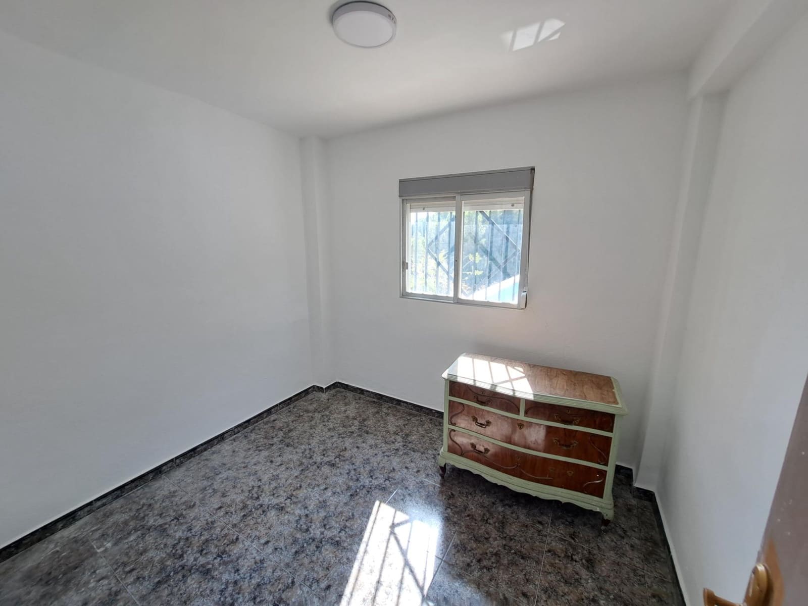 6 quarto Moradia para venda em Alzira com piscina garagem - 190 000 € (Ref: 9990711)