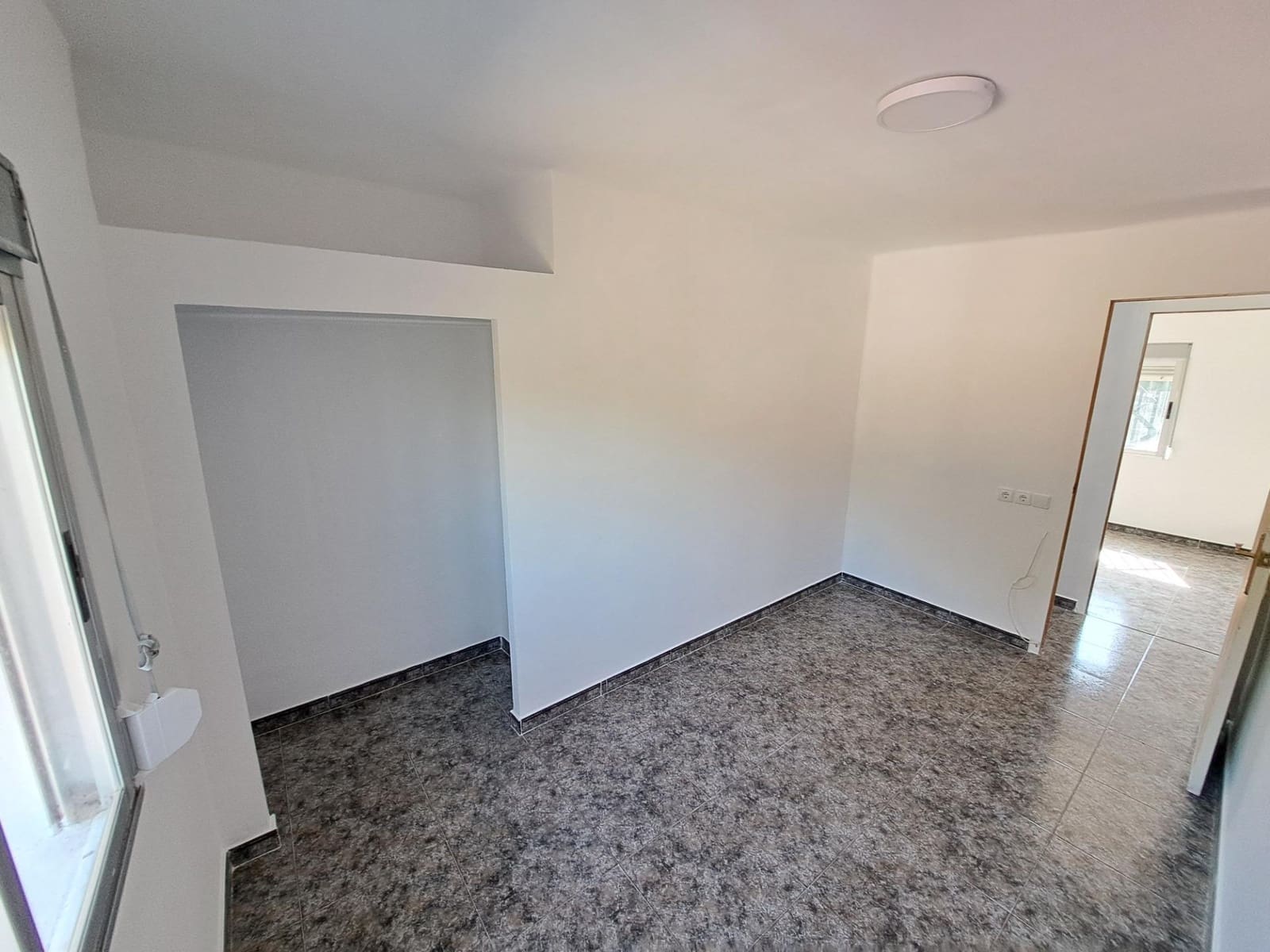 6 quarto Moradia para venda em Alzira com piscina garagem - 190 000 € (Ref: 9990711)