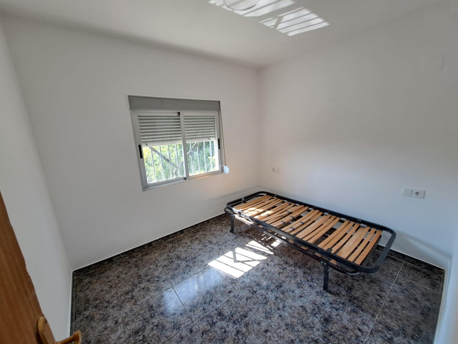 6 quarto Moradia para venda em Alzira com piscina garagem - 190 000 € (Ref: 9990711)