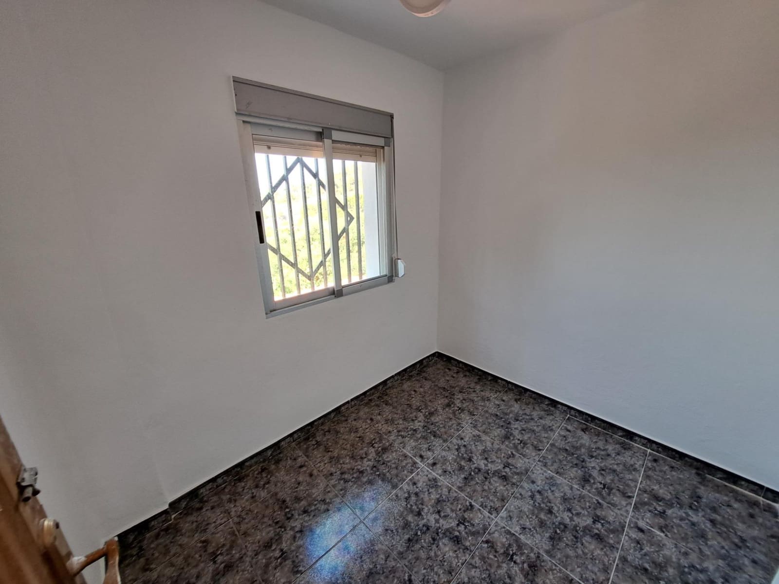 6 quarto Moradia para venda em Alzira com piscina garagem - 190 000 € (Ref: 9990711)