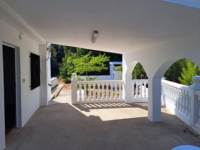 6 slaapkamer Villa te koop in Alzira met zwembad garage - € 190.000 (Ref: 9990711)