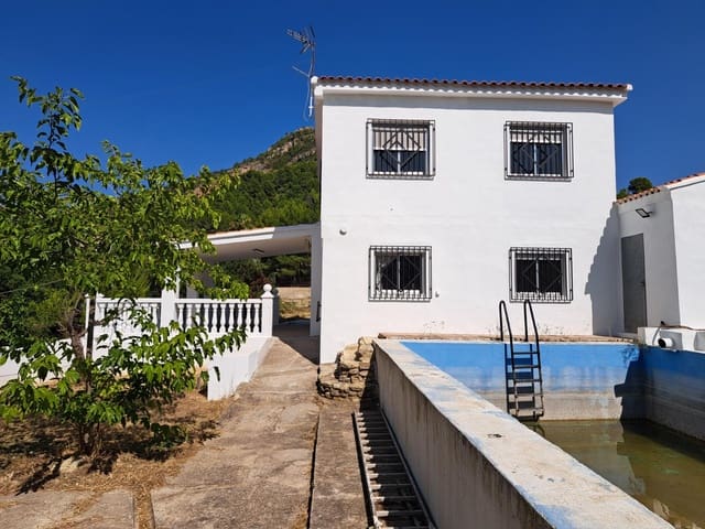 6 slaapkamer Villa te koop in Alzira met zwembad garage - € 190.000 (Ref: 9990711)