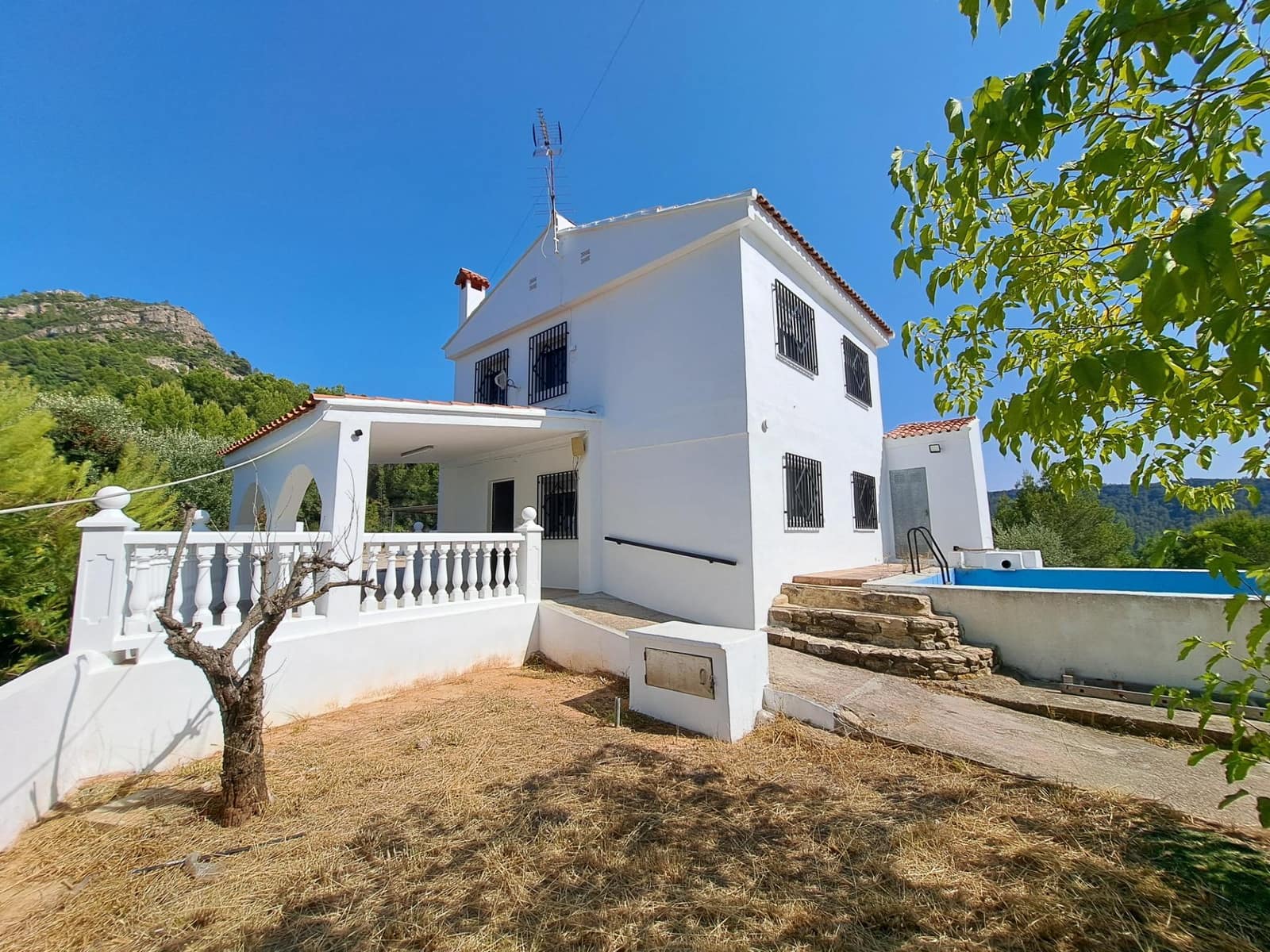 6 quarto Moradia para venda em Alzira com piscina garagem - 190 000 € (Ref: 9990711)
