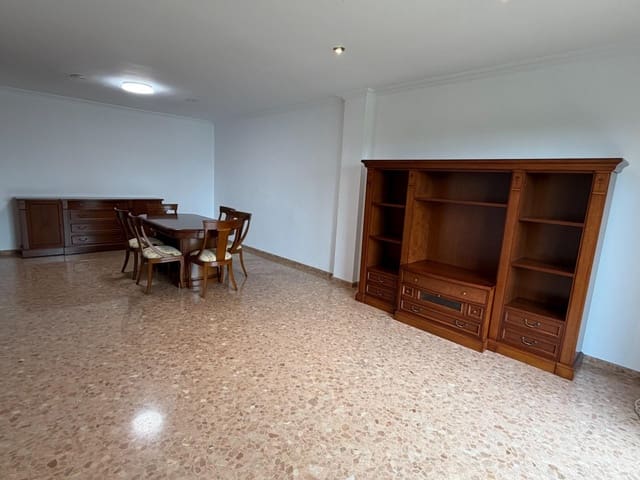 4 slaapkamer Flat te huur in Xàtiva met garage - € 850 (Ref: 9990712)