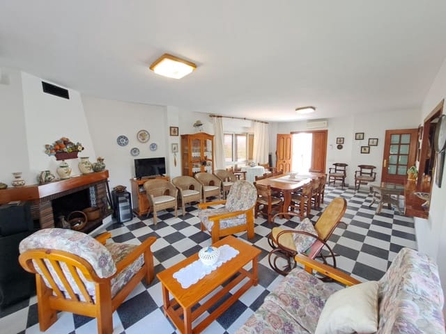 5 slaapkamer Villa te koop in Alzira met zwembad garage - € 349.000 (Ref: 9994206)